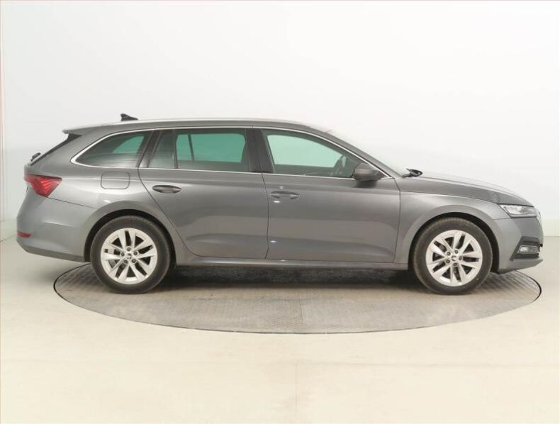 Škoda Octavia - hlavní fotka