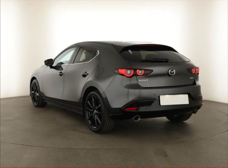 Mazda 3 - hlavní fotka