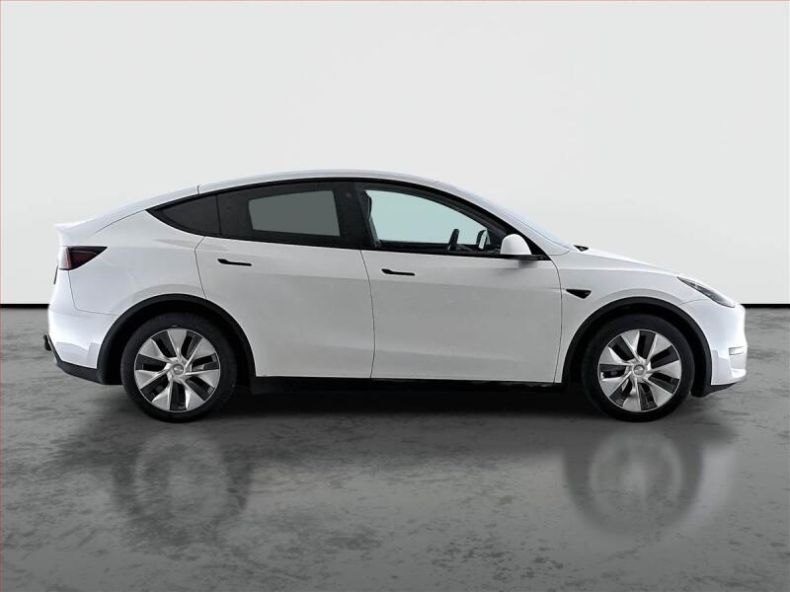 Tesla Model Y - hlavní fotka