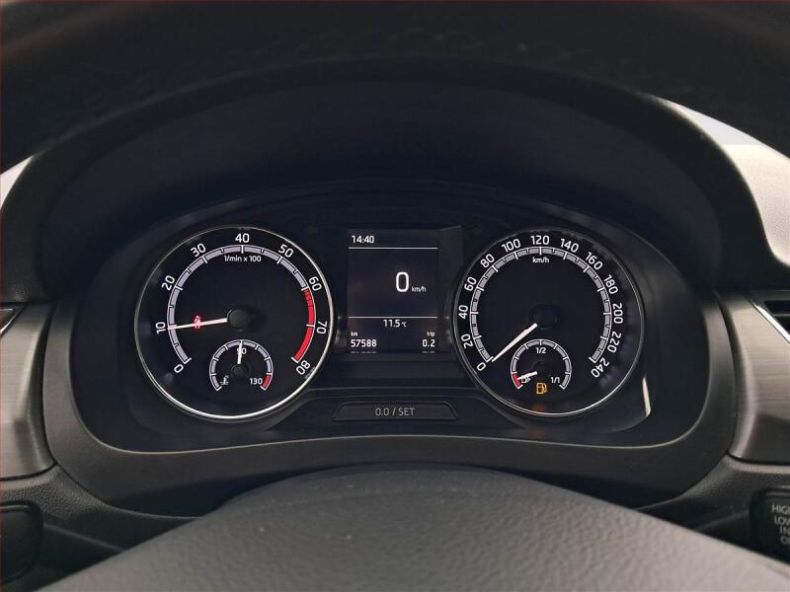 Škoda Rapid - hlavní fotka