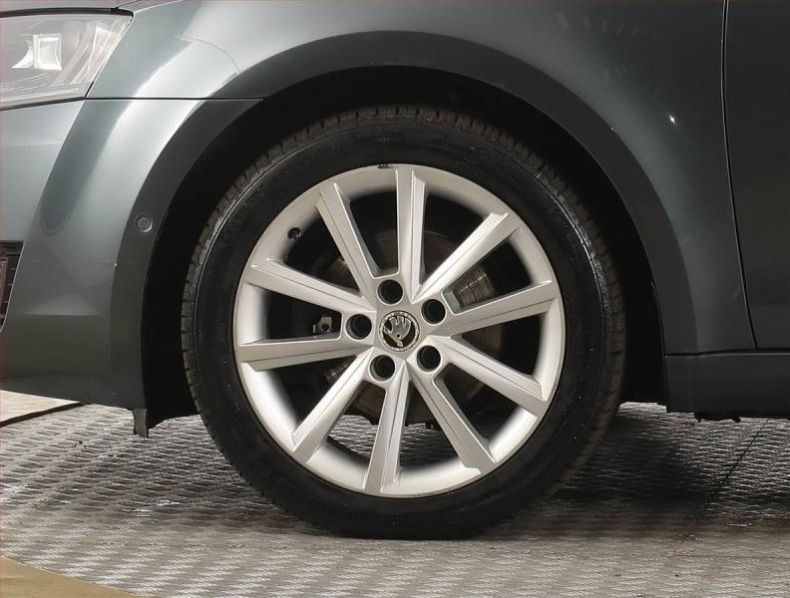 Škoda Octavia - hlavní fotka