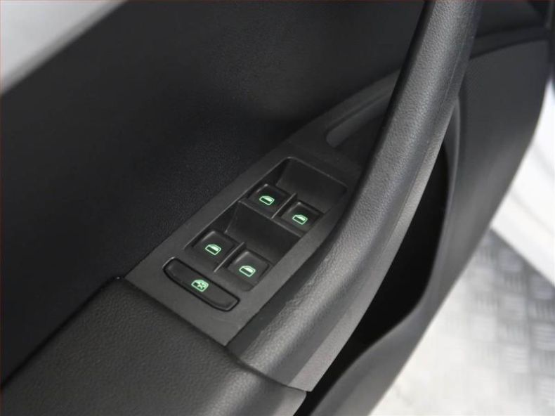 Škoda Octavia - hlavní fotka