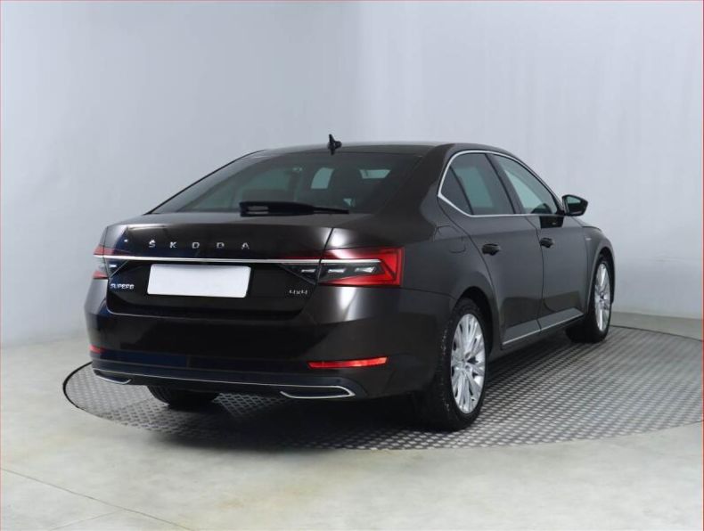 Škoda Superb - hlavní fotka