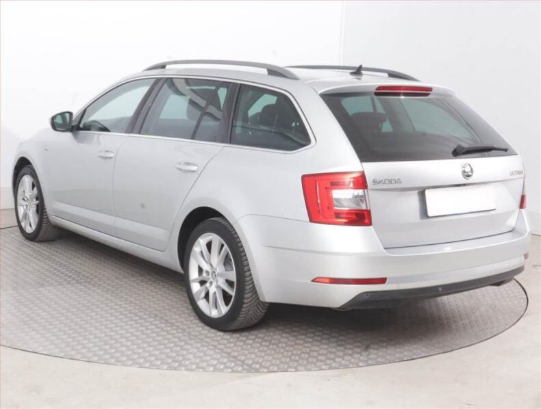 Škoda Octavia - hlavní fotka