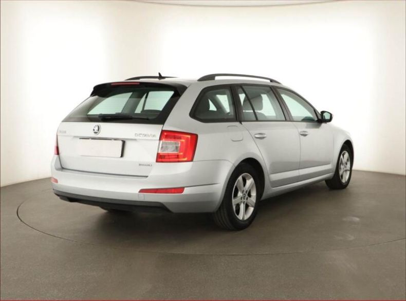 Škoda Octavia - hlavní fotka