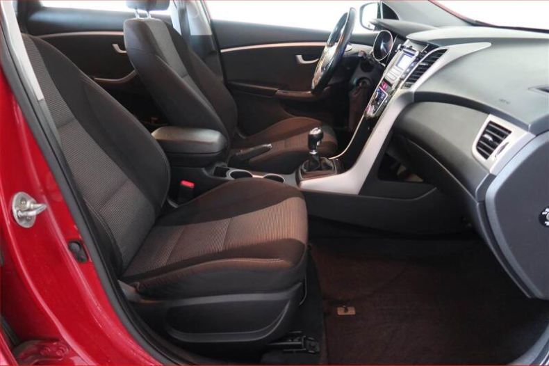 Hyundai i30 - hlavní fotka