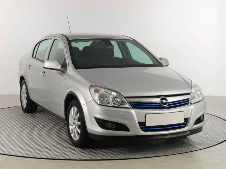 Opel Astra - hlavní fotka inzerátu