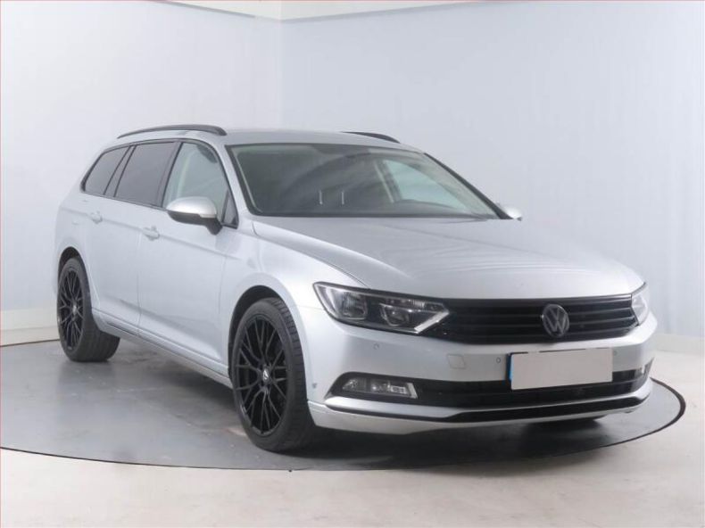 Volkswagen Passat - hlavní foto