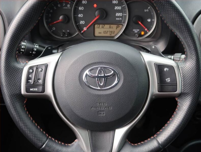 Toyota Yaris - hlavní fotka