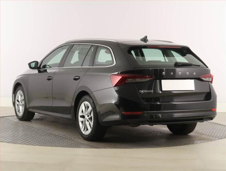 Škoda Octavia - hlavní fotka