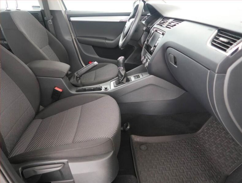 Škoda Octavia - hlavní fotka