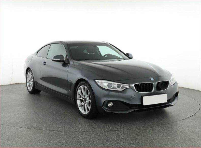 BMW Řada 4 - hlavní foto