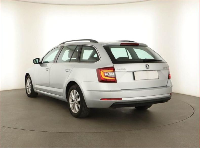 Škoda Octavia - hlavní fotka