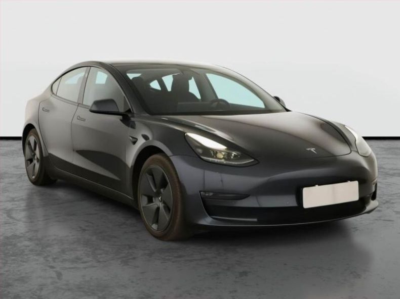 Tesla Model 3 - hlavní foto