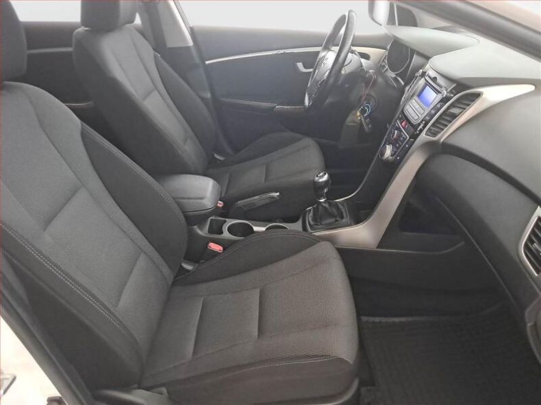 Hyundai i30 - hlavní fotka