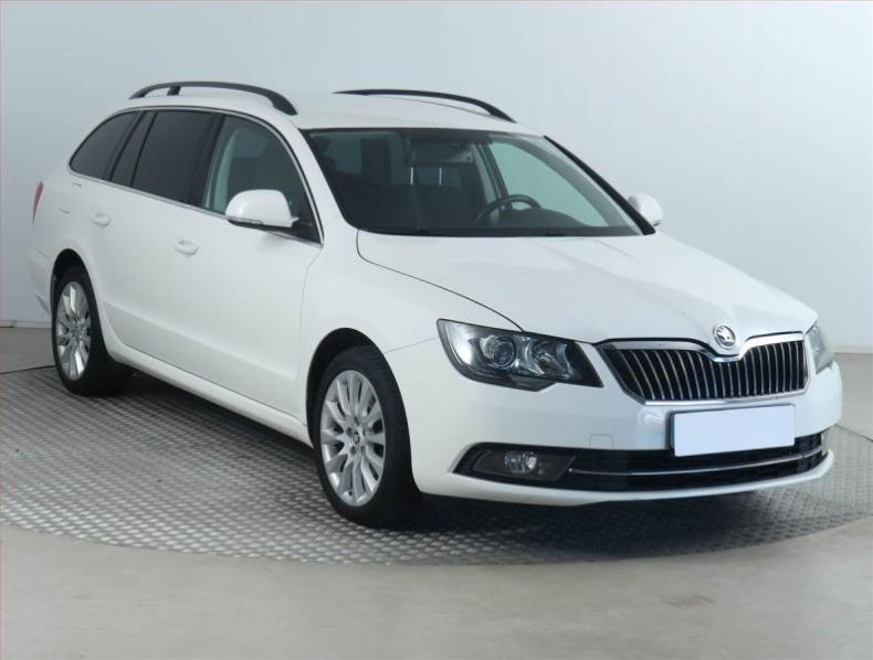 Škoda Superb - hlavní foto
