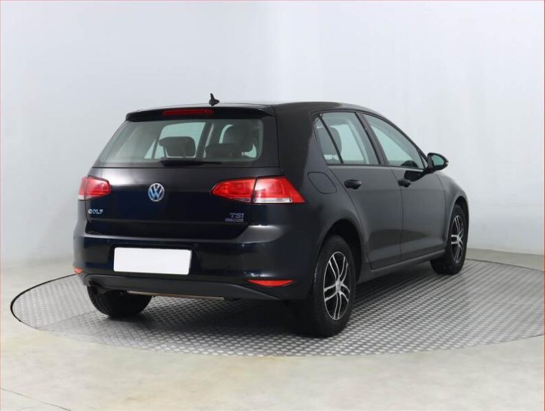 Volkswagen Golf - hlavní fotka