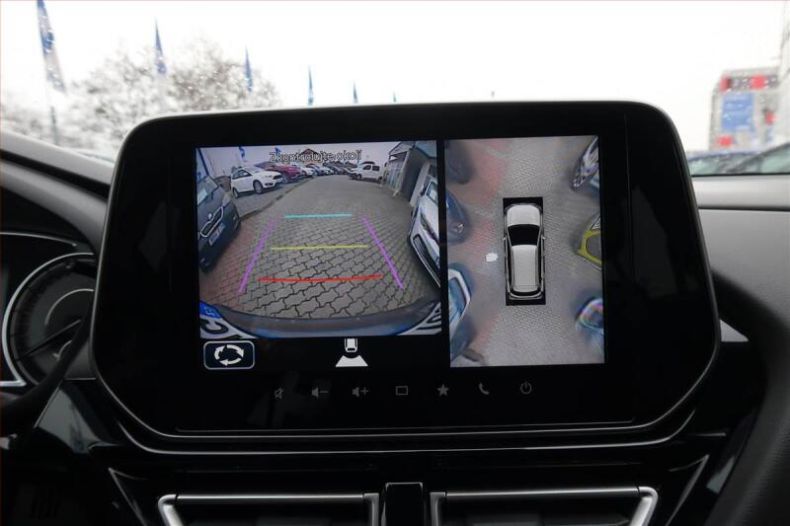 Suzuki SX4 - hlavní fotka