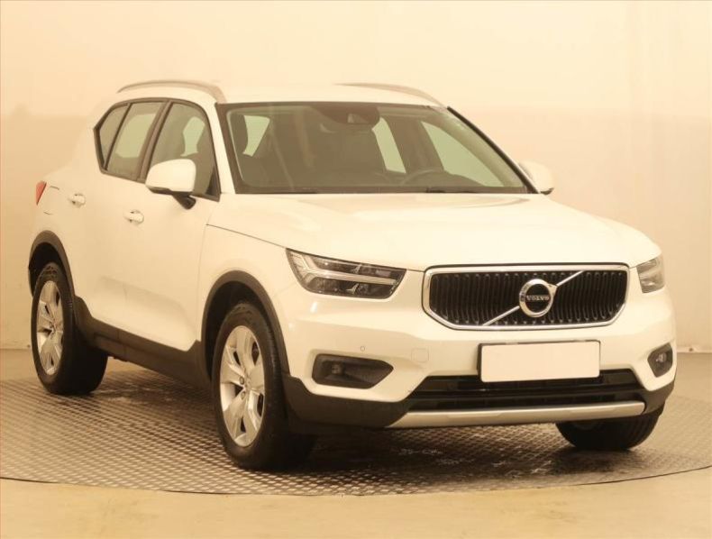 Volvo XC40 - hlavní foto