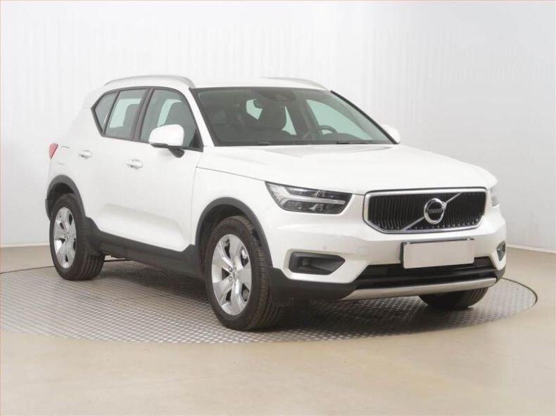 Volvo XC40 - hlavní foto
