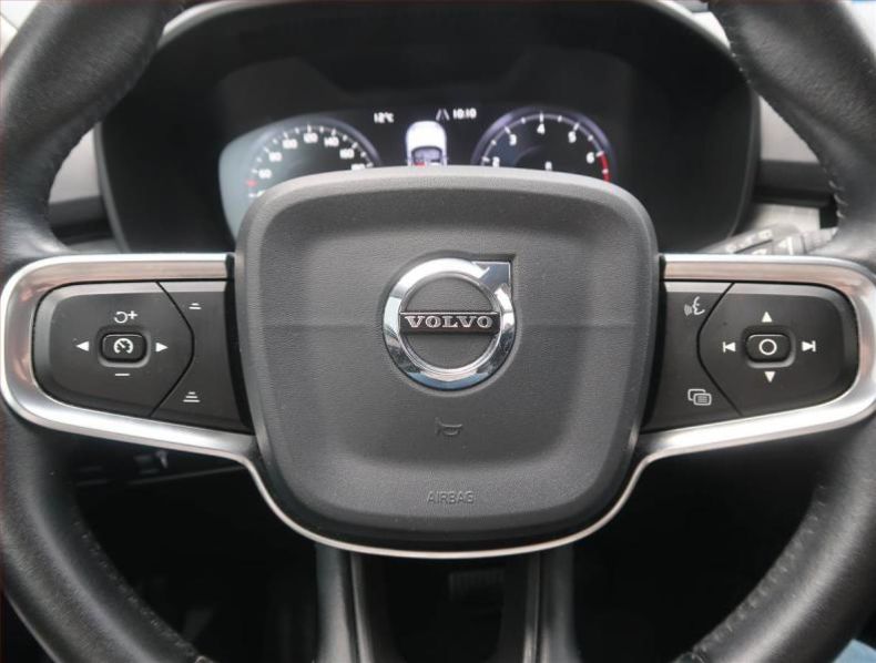 Volvo XC40 - hlavní fotka