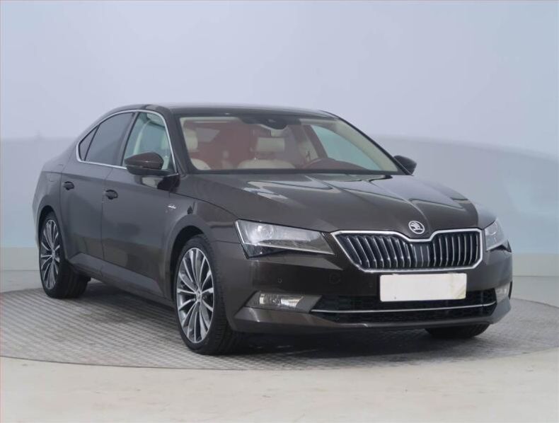 Škoda Superb - hlavní foto