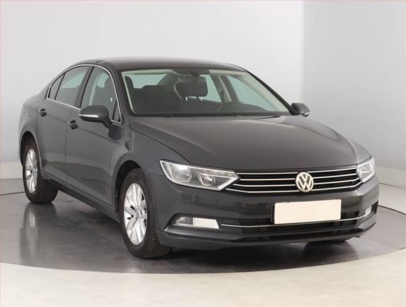 Volkswagen Passat - hlavní fotka inzerátu