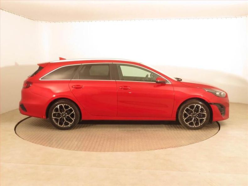Kia Cee'd - hlavní fotka