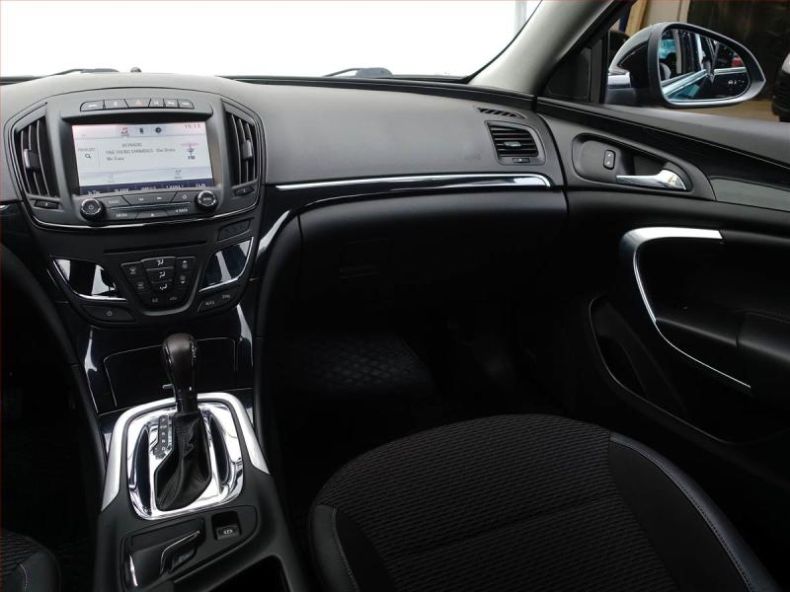 Opel Insignia - hlavní fotka