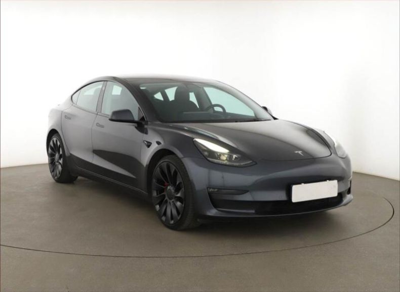 Tesla Model 3 - hlavní foto