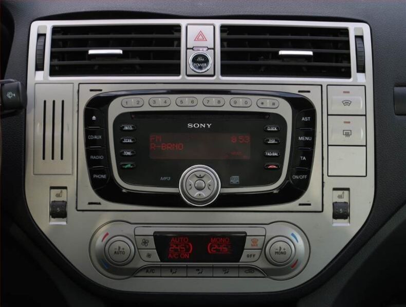 Ford Kuga - hlavní fotka