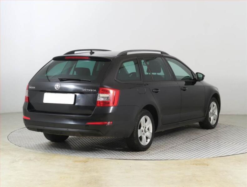 Škoda Octavia - hlavní fotka
