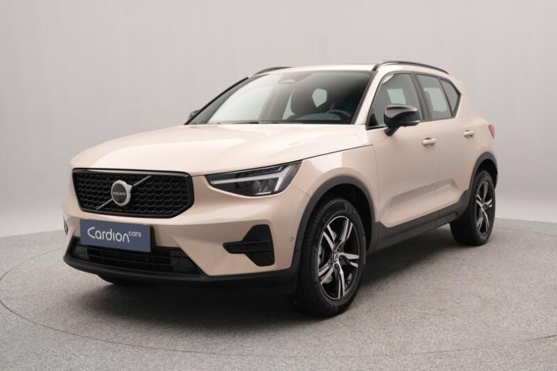 Volvo XC40 - hlavní foto