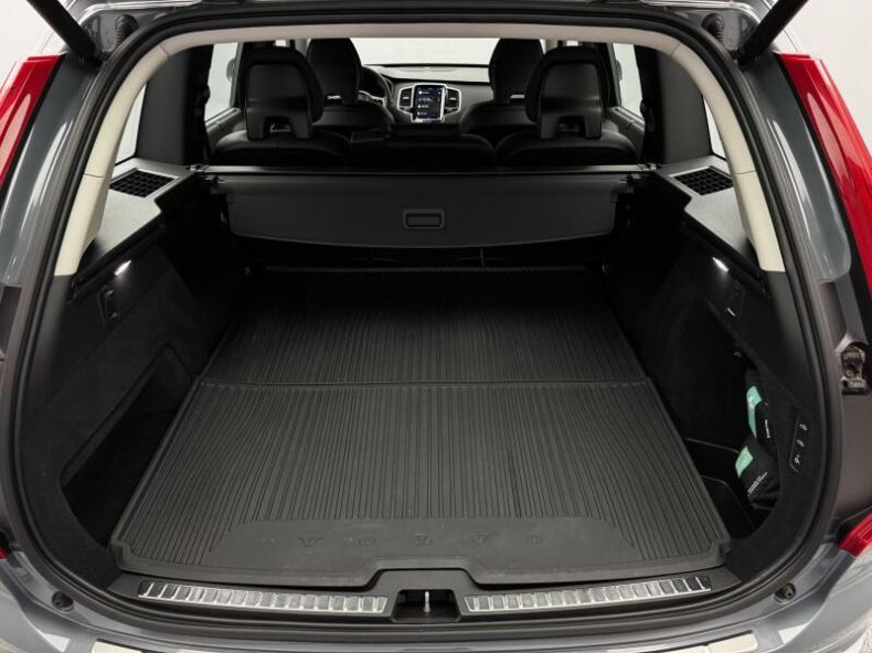 Volvo XC90 - hlavní fotka