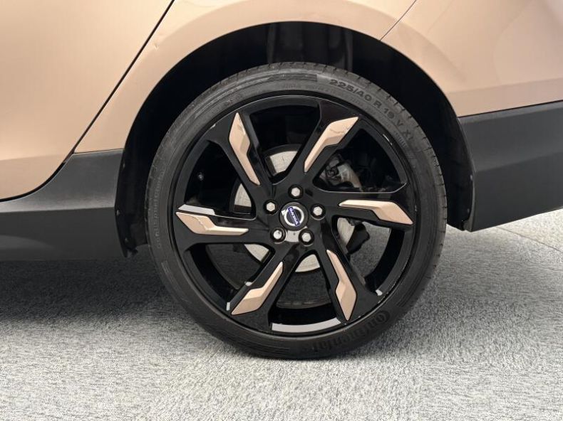 Volvo V40 - hlavní fotka