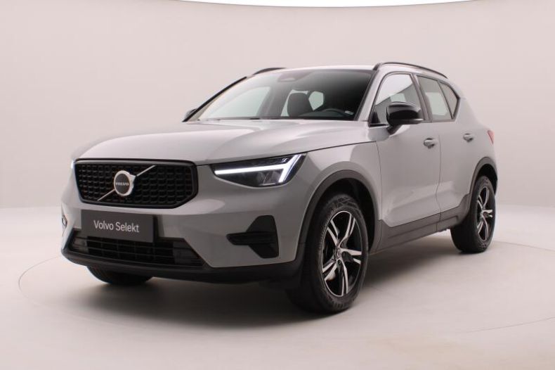 Volvo XC40 - hlavní foto