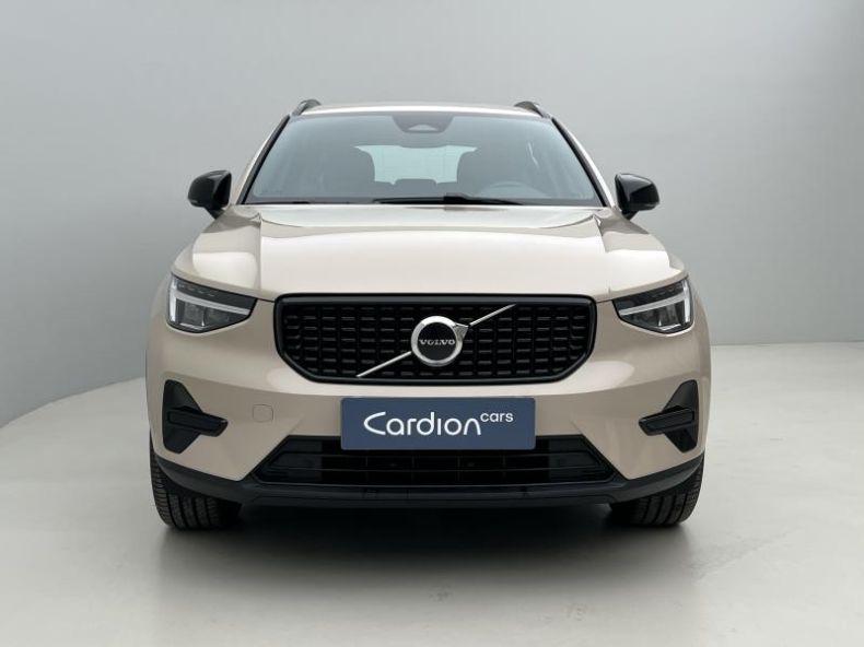 Volvo XC40 - hlavní fotka