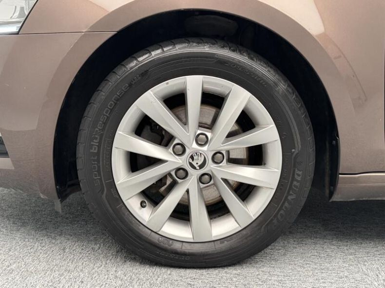 Škoda Octavia - hlavní fotka