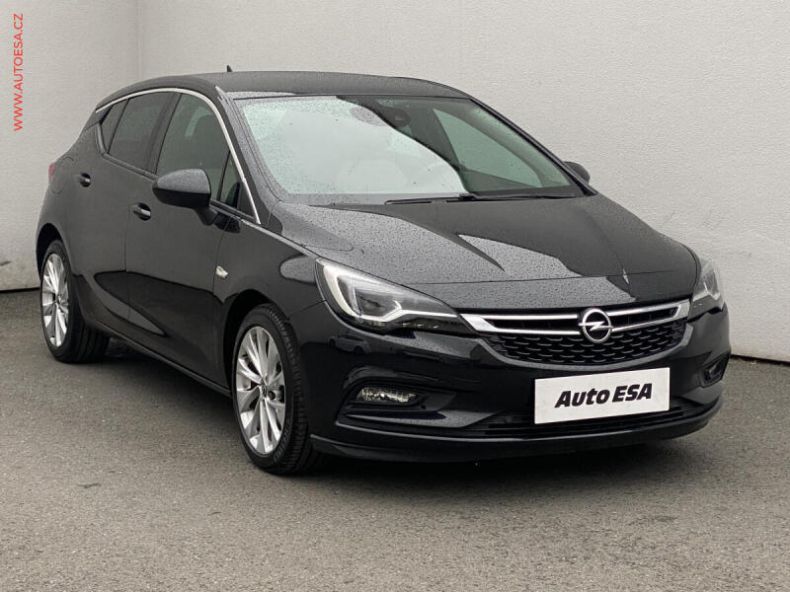 Opel Astra - hlavní foto
