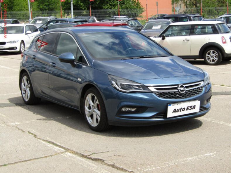 Opel Astra - hlavní foto