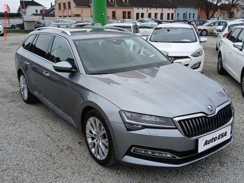 Škoda Superb - hlavní foto