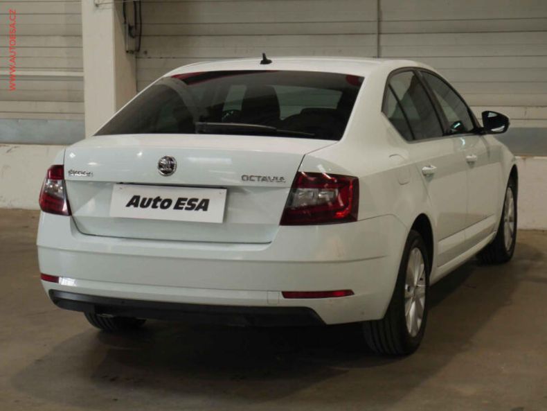 Škoda Octavia - hlavní fotka