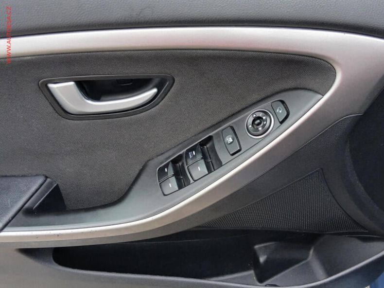 Hyundai i30 - hlavní fotka