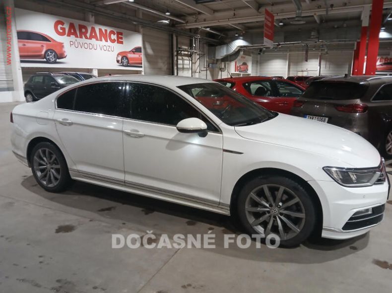 Volkswagen Passat - hlavní fotka