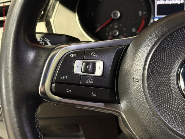 Volkswagen Passat - hlavní fotka