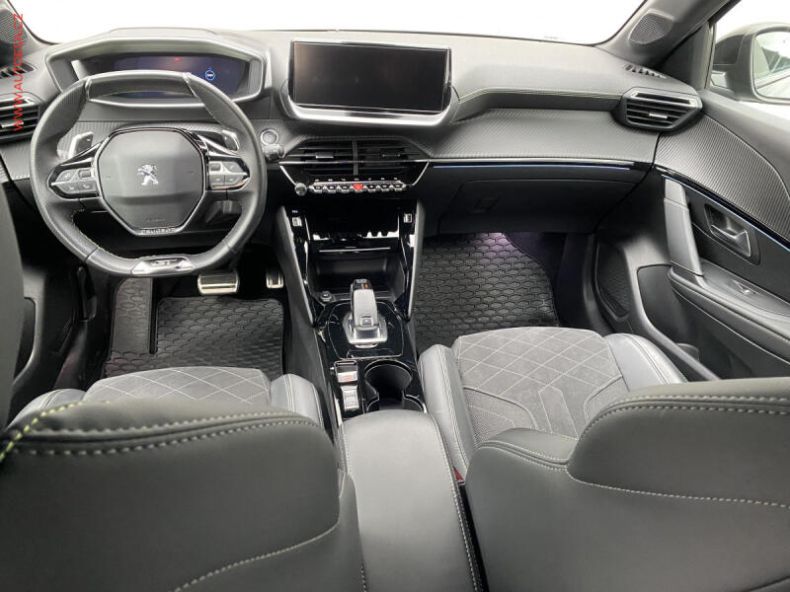 Peugeot 208 - hlavní fotka