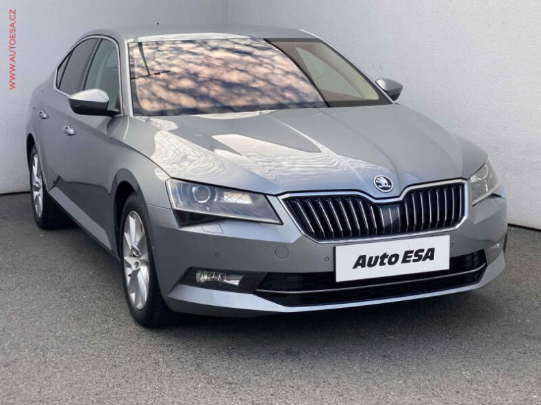 Škoda Superb - hlavní foto
