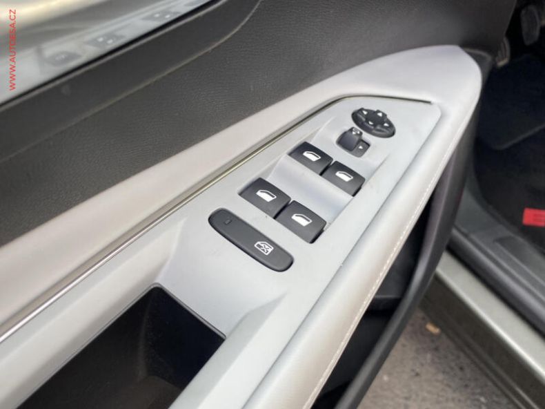 Peugeot 3008 - hlavní fotka