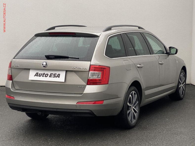 Škoda Octavia - hlavní fotka