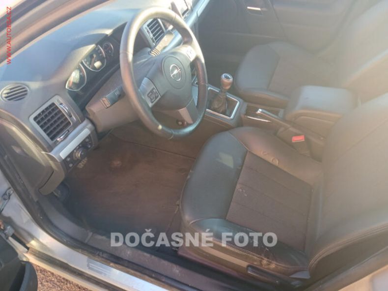 Opel Vectra - hlavní fotka